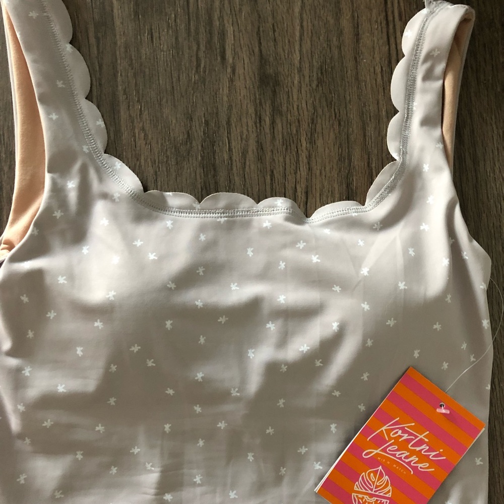 #KortniJeane “Mini Stars/Specks” ✨ Scalloped Top.